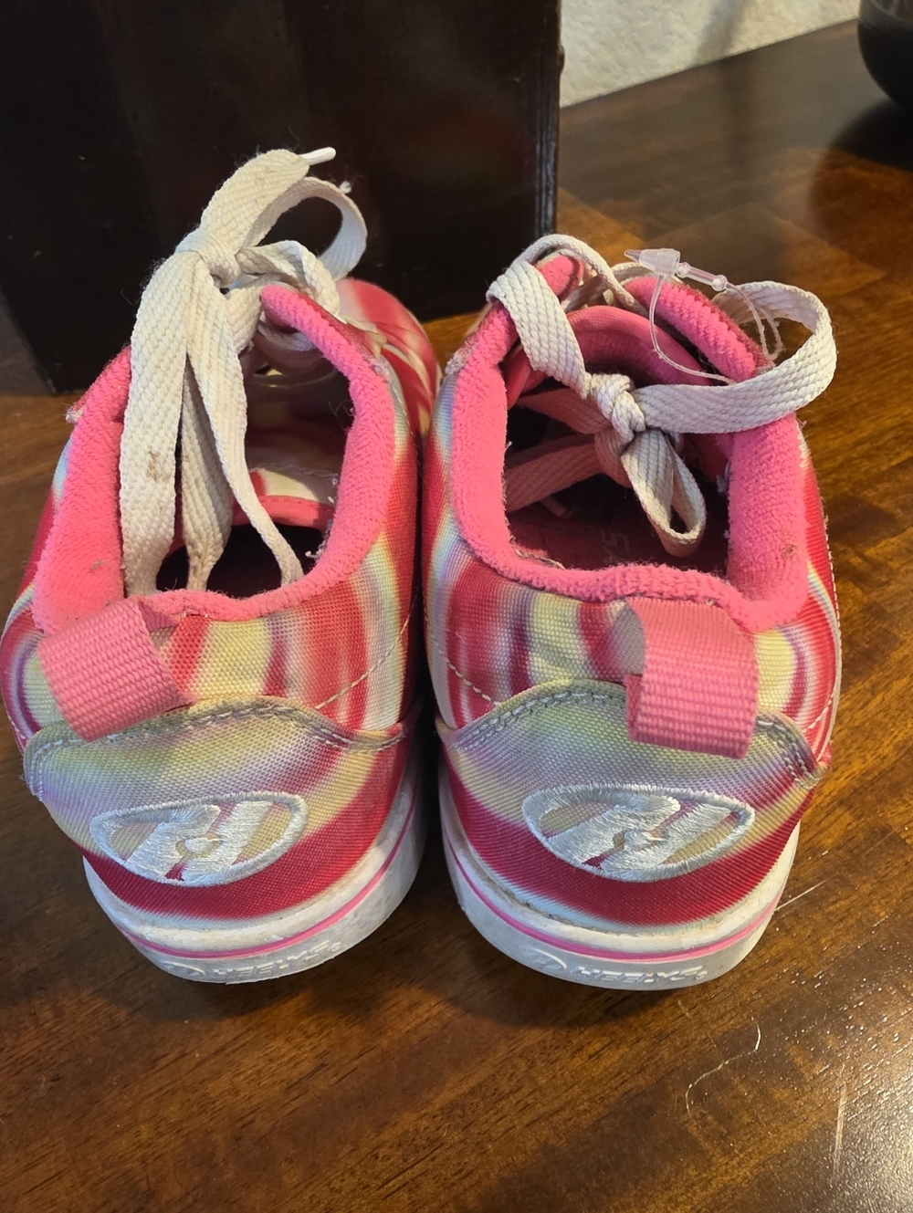 Heelys Pink‎ Rainbow Tie-Dye Skate  Size 3 Shoes - Picture 5 of 7